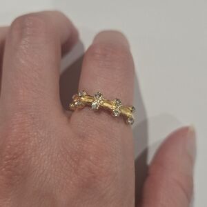 Womens Elegant Gold Tone Ring Nwot